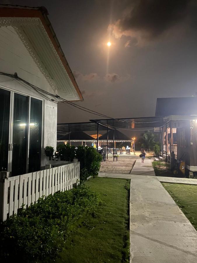 Empire Hotels & Resorts Kampong Pasir Hantu Exterior photo